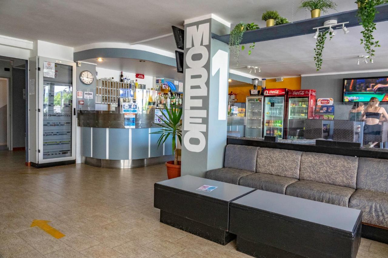Hotel Morfeo - Young People Hotels (Adults Only) Rimini Bagian luar foto