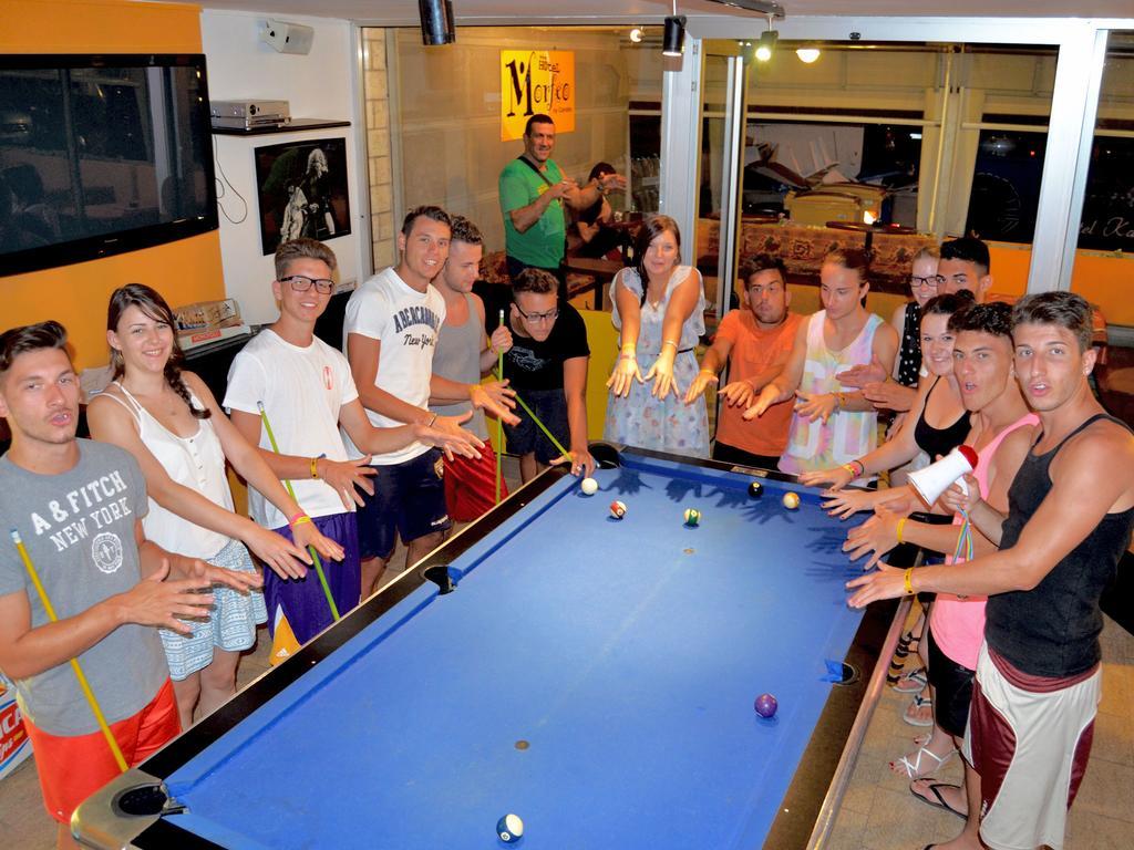 Hotel Morfeo - Young People Hotels (Adults Only) Rimini Bagian luar foto