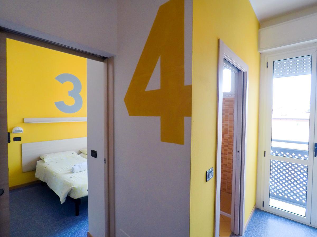 Hotel Morfeo - Young People Hotels (Adults Only) Rimini Bagian luar foto